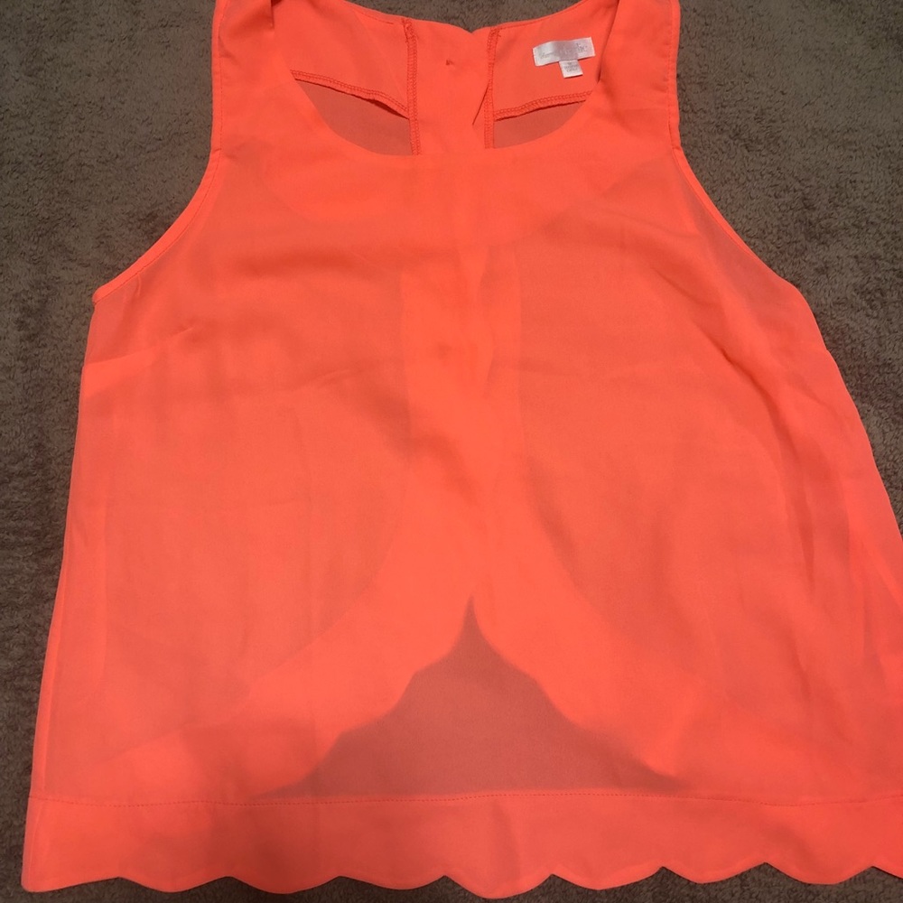 NWOT fuschia scalloped open back tank